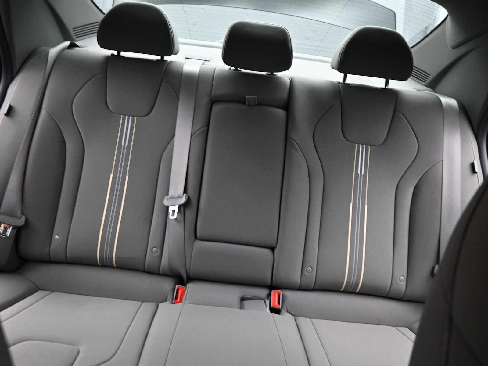 Certified 2025 Hyundai Elantra SEL image 22