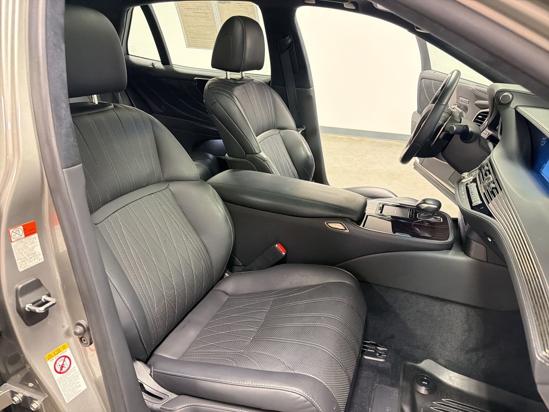 Used 2019 Lexus LS 500 w/ Interior Upgrade Package image 31