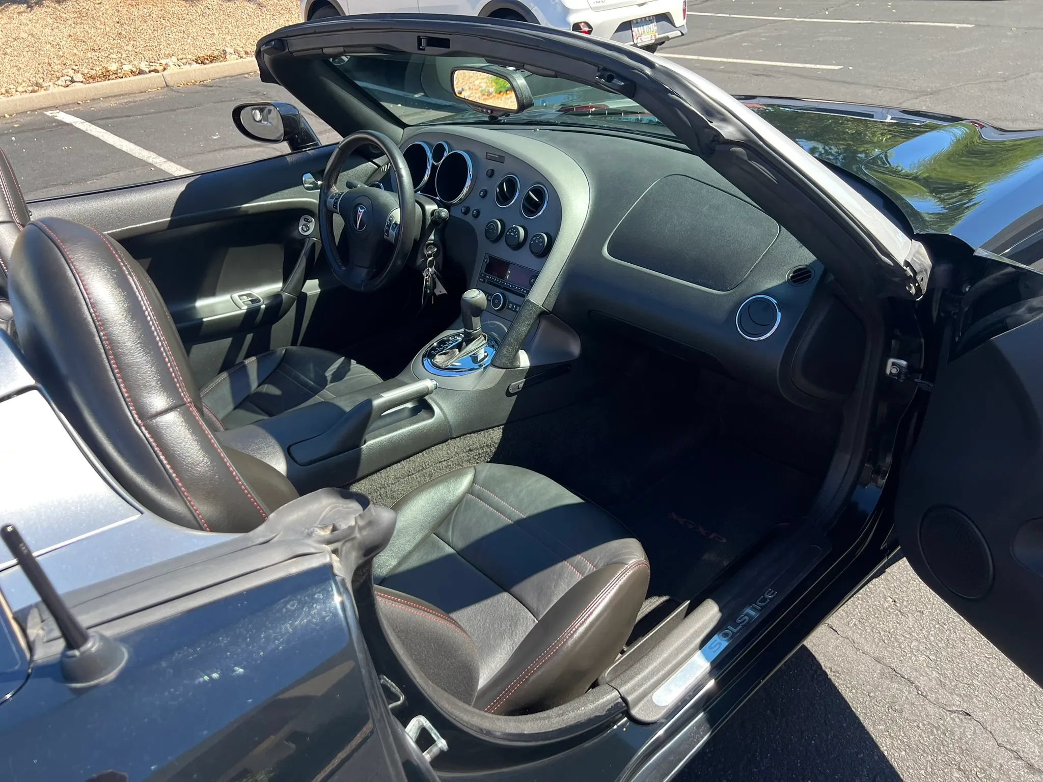 Used 2009 Pontiac Solstice GXP w/ Premium Package RWD image 16