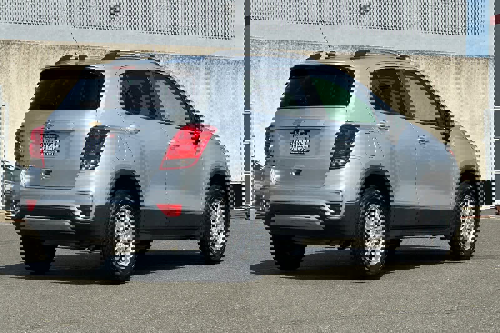 Used 2021 Chevrolet Trax LT image 2