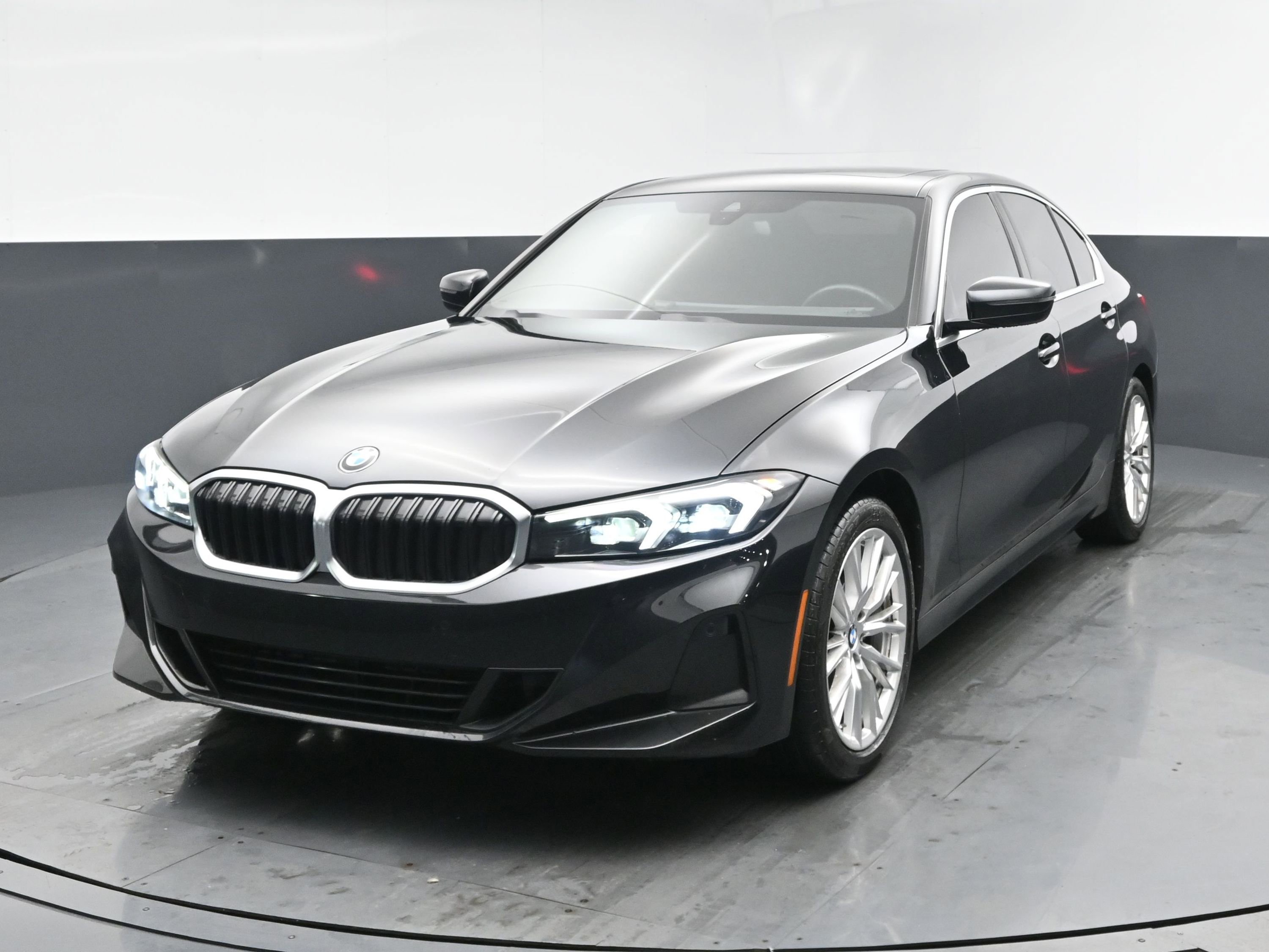 Used 2024 BMW 330i Sedan w/ Convenience Package image 2