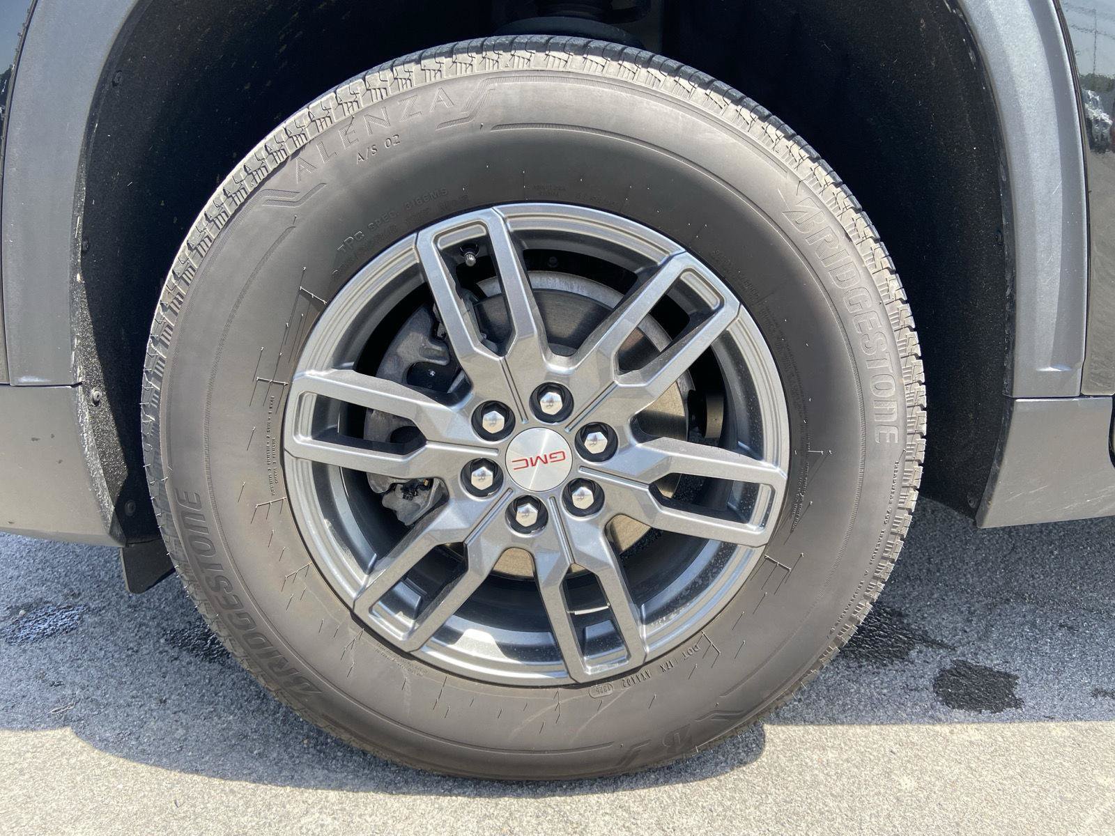 Used 2025 GMC Acadia Elevation AWD/4WD image 17