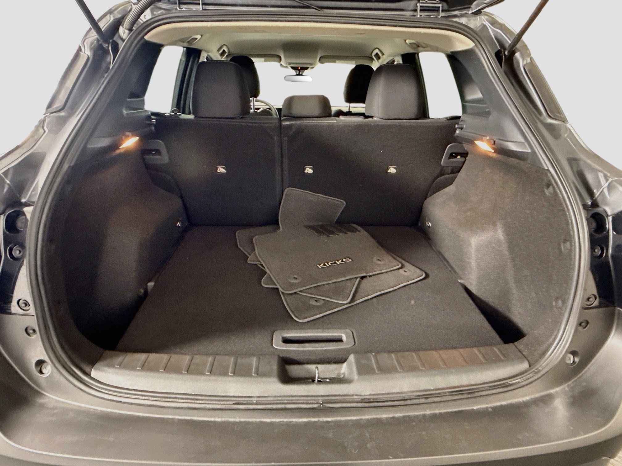 Used 2026 Nissan Kicks SV FWD image 35