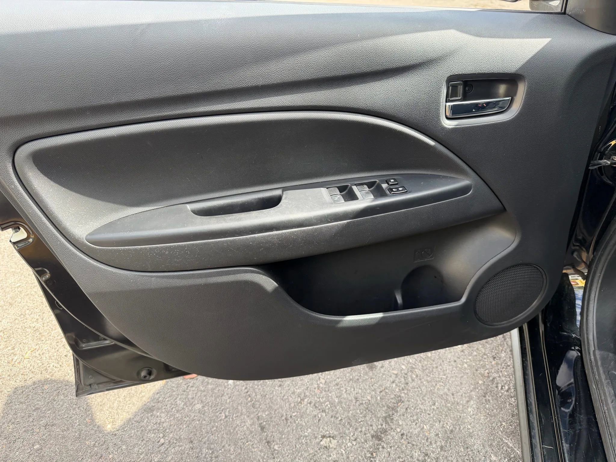 Used 2015 Mitsubishi Mirage ES image 26