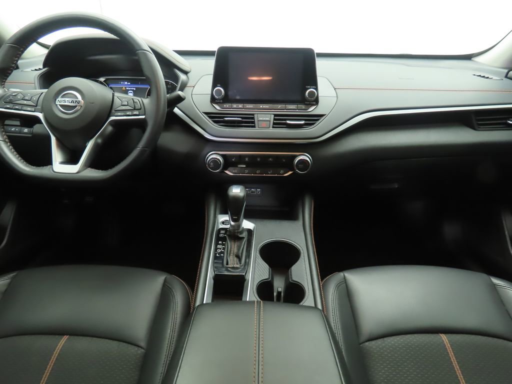 Used 2022 Nissan Altima 2.5 SR w/ Midnight Edition Package image 13