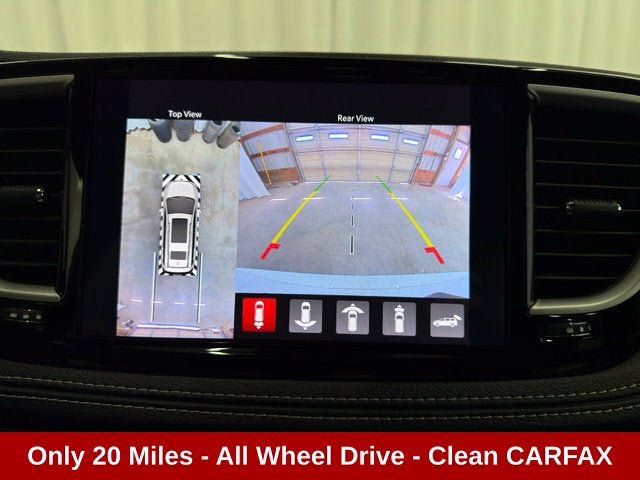 Used 2025 Chrysler Pacifica Select AWD/4WD image 18