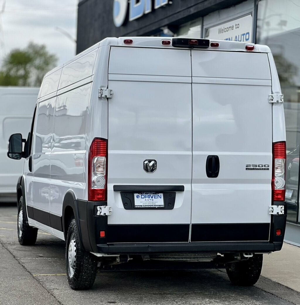 Used 2025 RAM ProMaster 2500 w/ Convenience Group FWD image 3