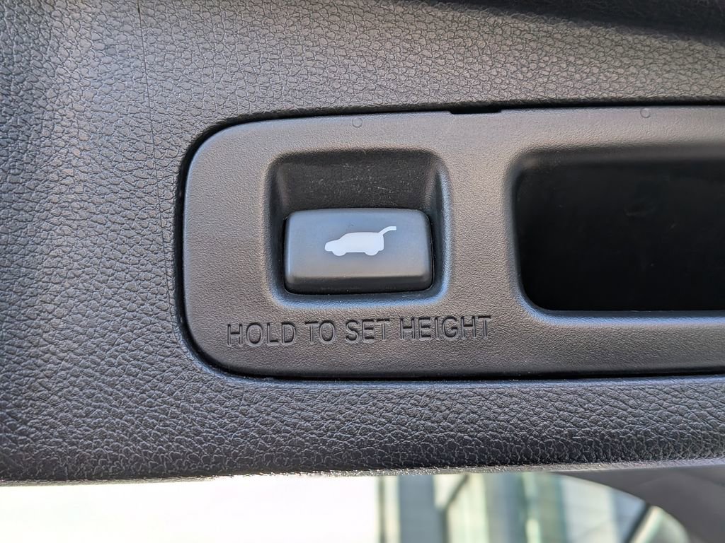 Used 2018 Honda CR-V Touring image 9