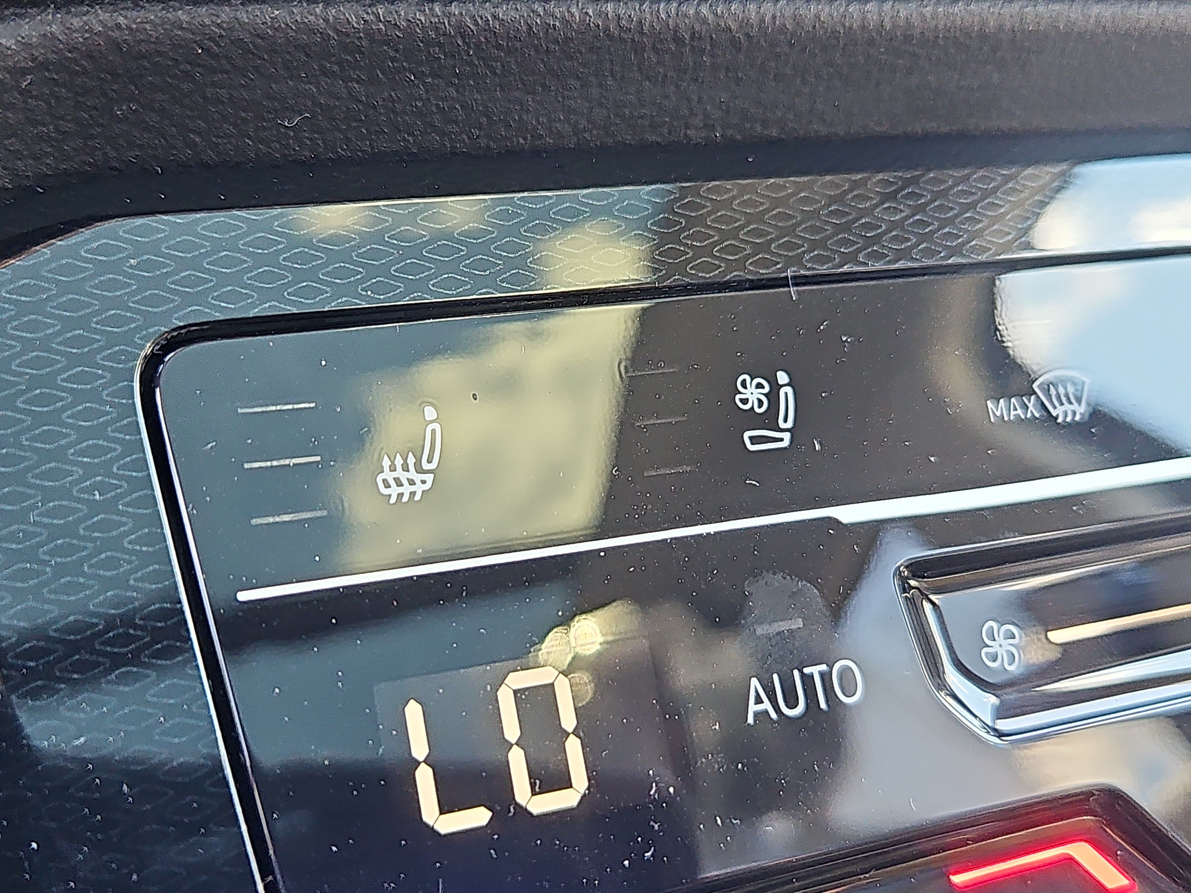 New 2026 Volkswagen Taos SEL AWD/4WD image 10