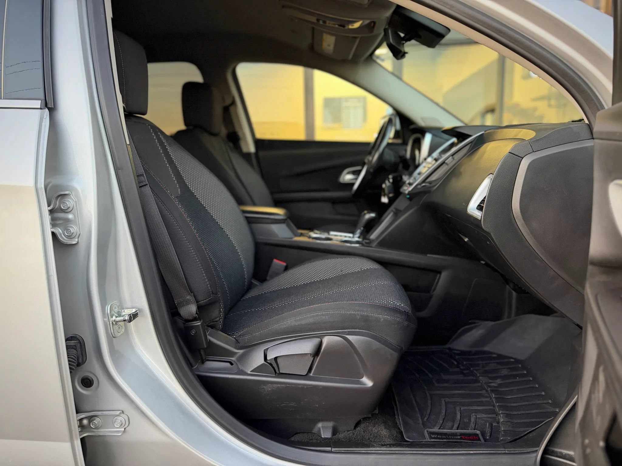 Used 2017 Chevrolet Equinox LT w/ Convenience Package FWD image 17