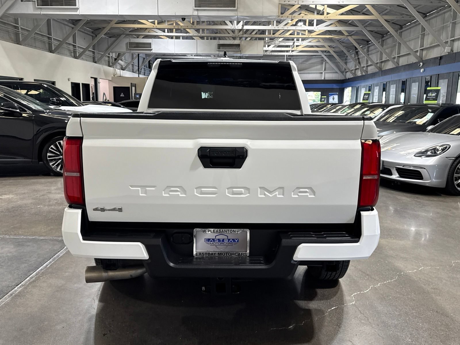 Used 2025 Toyota Tacoma SR5 AWD/4WD image 13