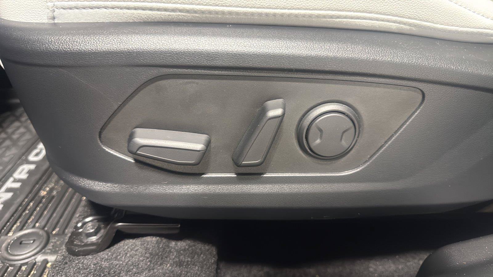 Used 2025 Hyundai Santa Cruz SEL AWD/4WD image 21