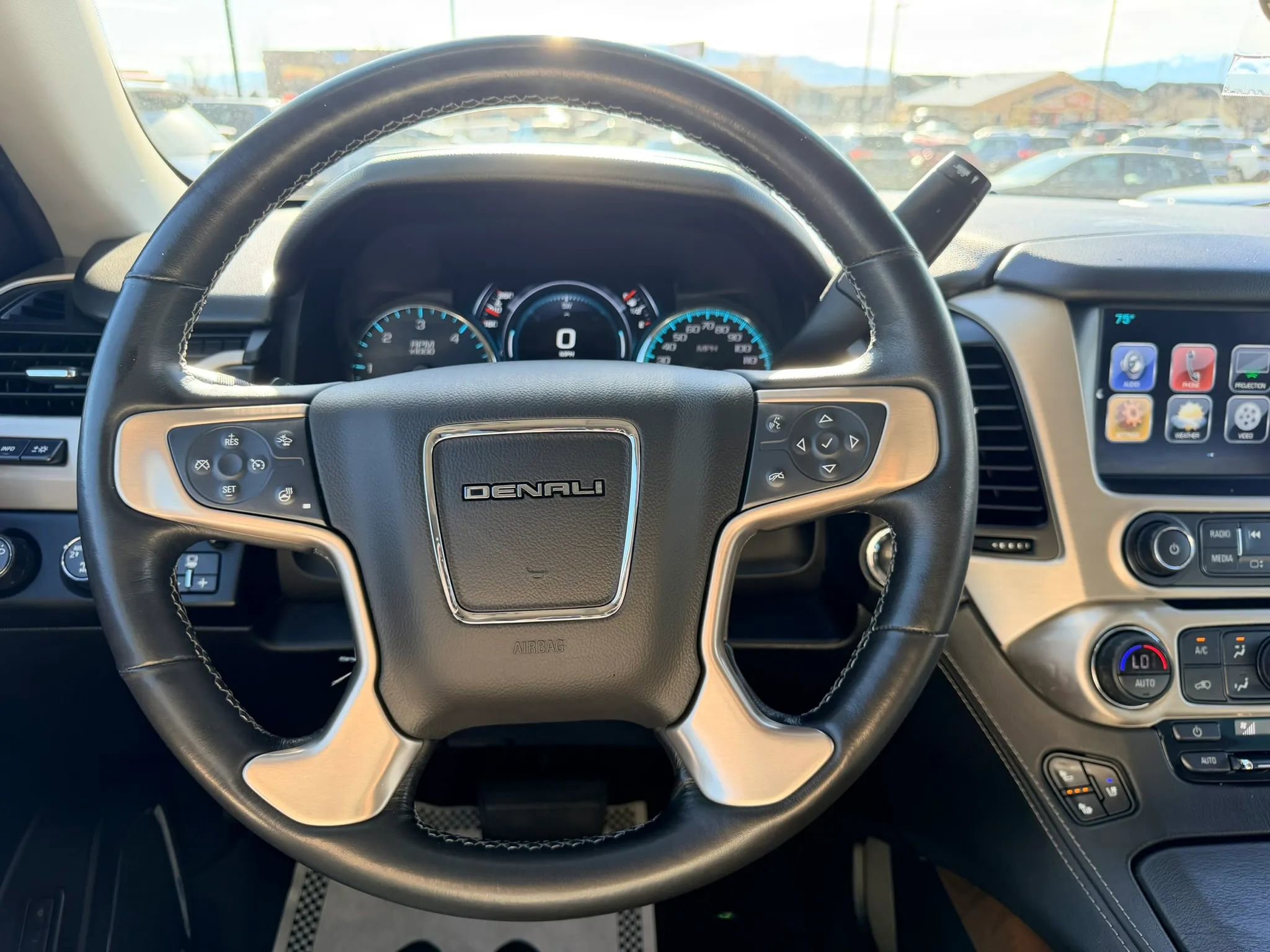 Used 2019 GMC Yukon XL Denali w/ Denali Ultimate Package image 12