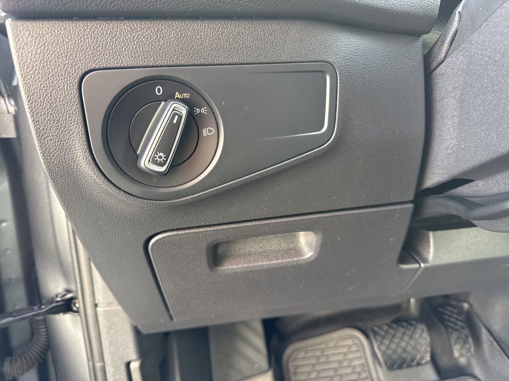 Certified 2023 Volkswagen Tiguan SE w/ Panoramic Sunroof Package image 21