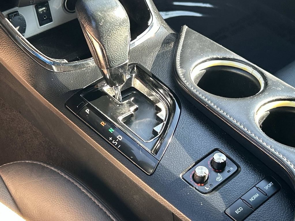 Used 2015 Toyota Avalon XLE FWD image 40