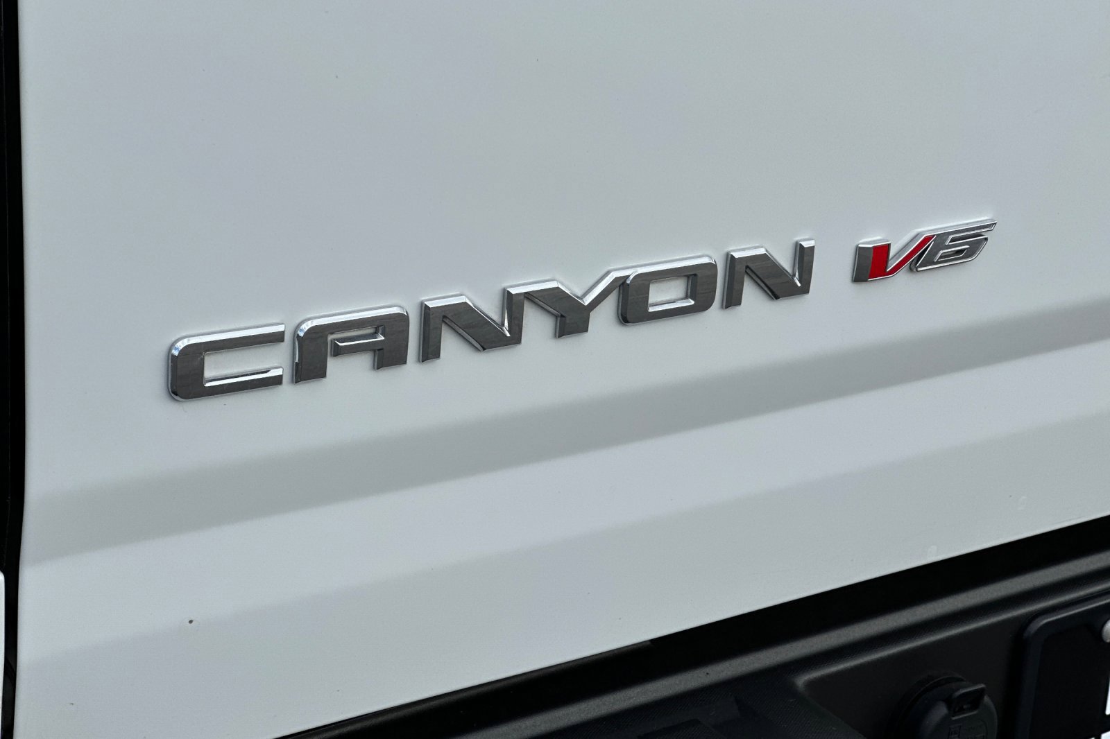 Used 2020 GMC Canyon SLE w/ Elevation Edition image 25