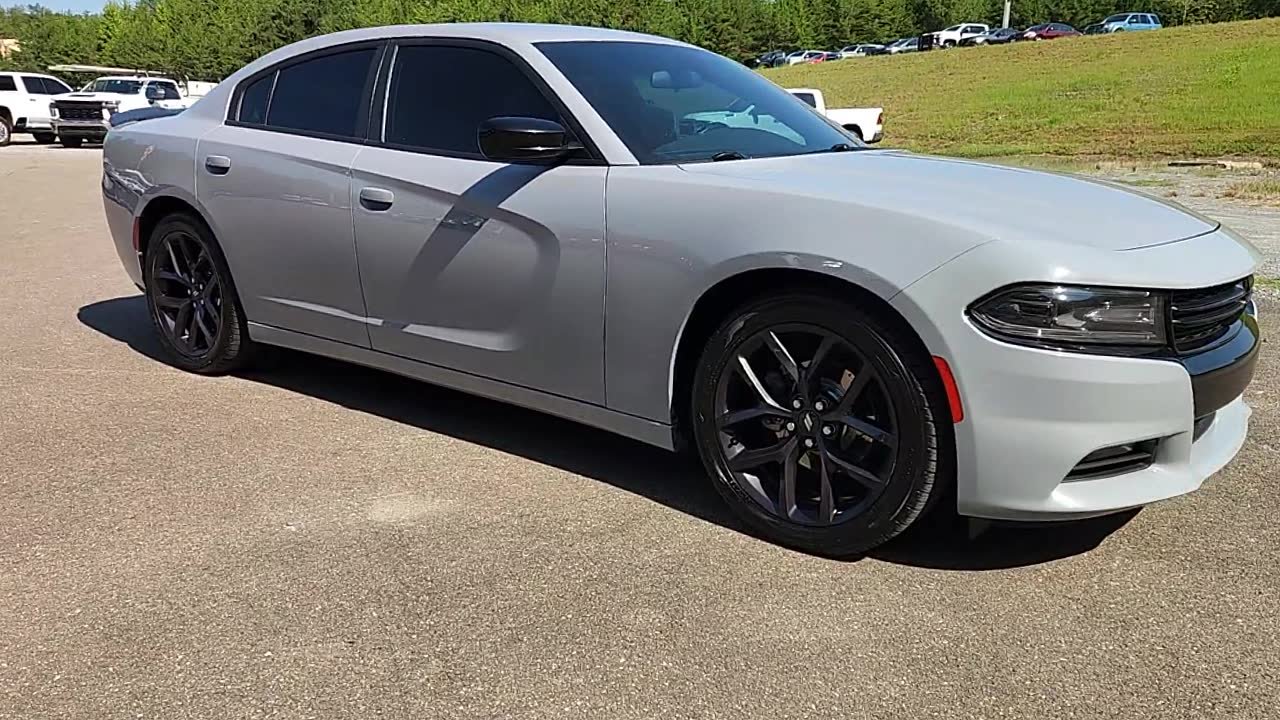 Used 2020 Dodge Charger SXT w/ Blacktop Package RWD image 9