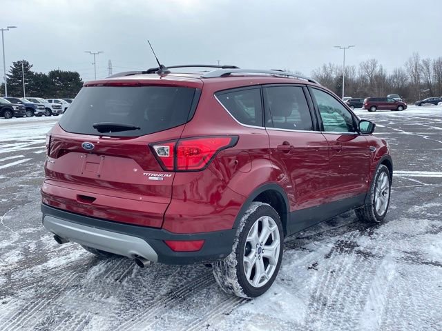 Used 2019 Ford Escape Titanium image 3