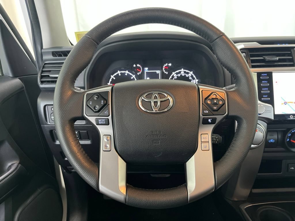 Used 2021 Toyota 4Runner SR5 Premium w/ Moonroof Package AWD/4WD image 6