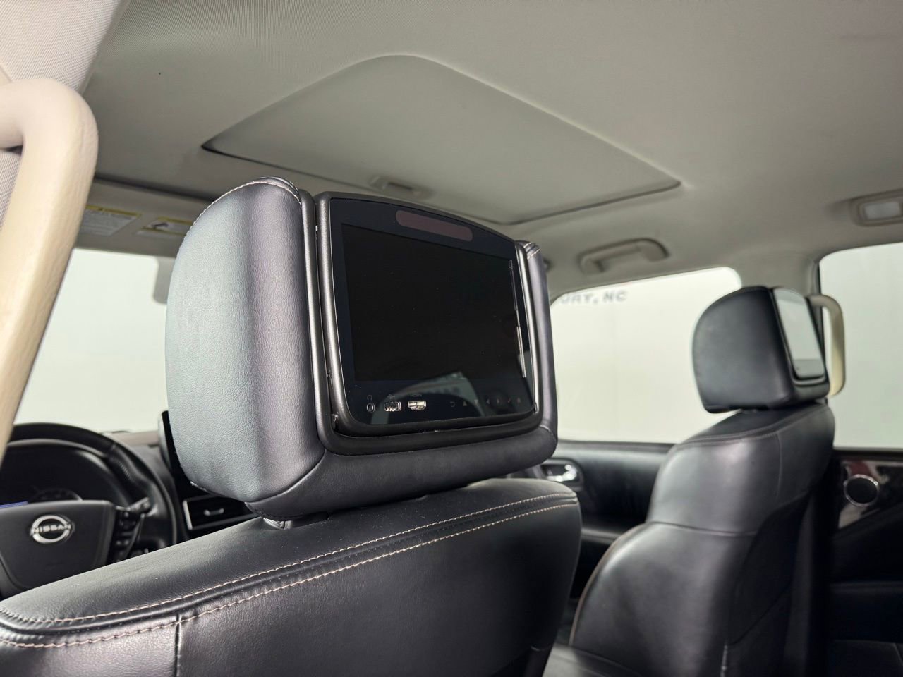 Used 2023 Nissan Armada Platinum w/ Captain's Chairs Package image 28