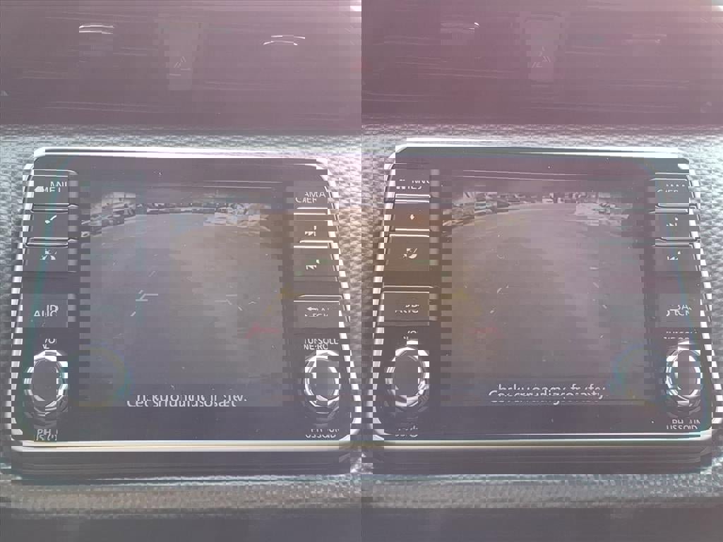 Used 2018 Nissan Kicks SV image 16