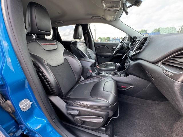 Used 2020 Jeep Cherokee Trailhawk w/ Cold Weather Group AWD/4WD image 12