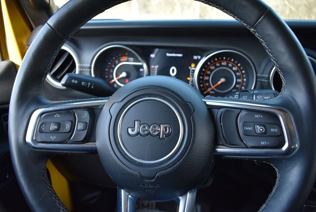 Used 2018 Jeep Wrangler Unlimited Sahara image 17