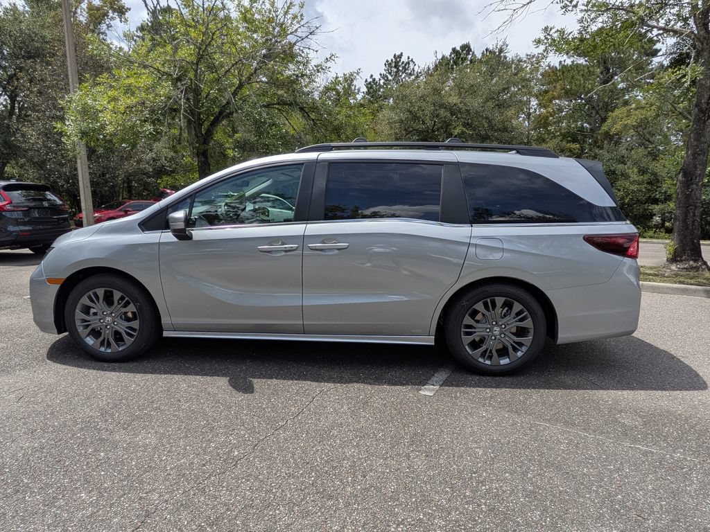 New 2026 Honda Odyssey Touring image 7