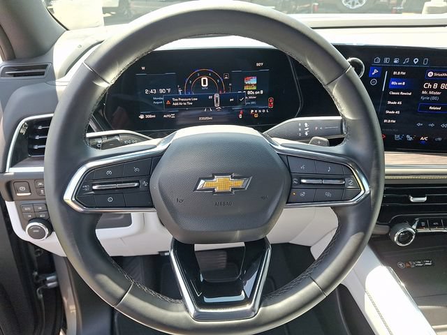 Used 2026 Chevrolet Suburban Premier AWD/4WD image 15