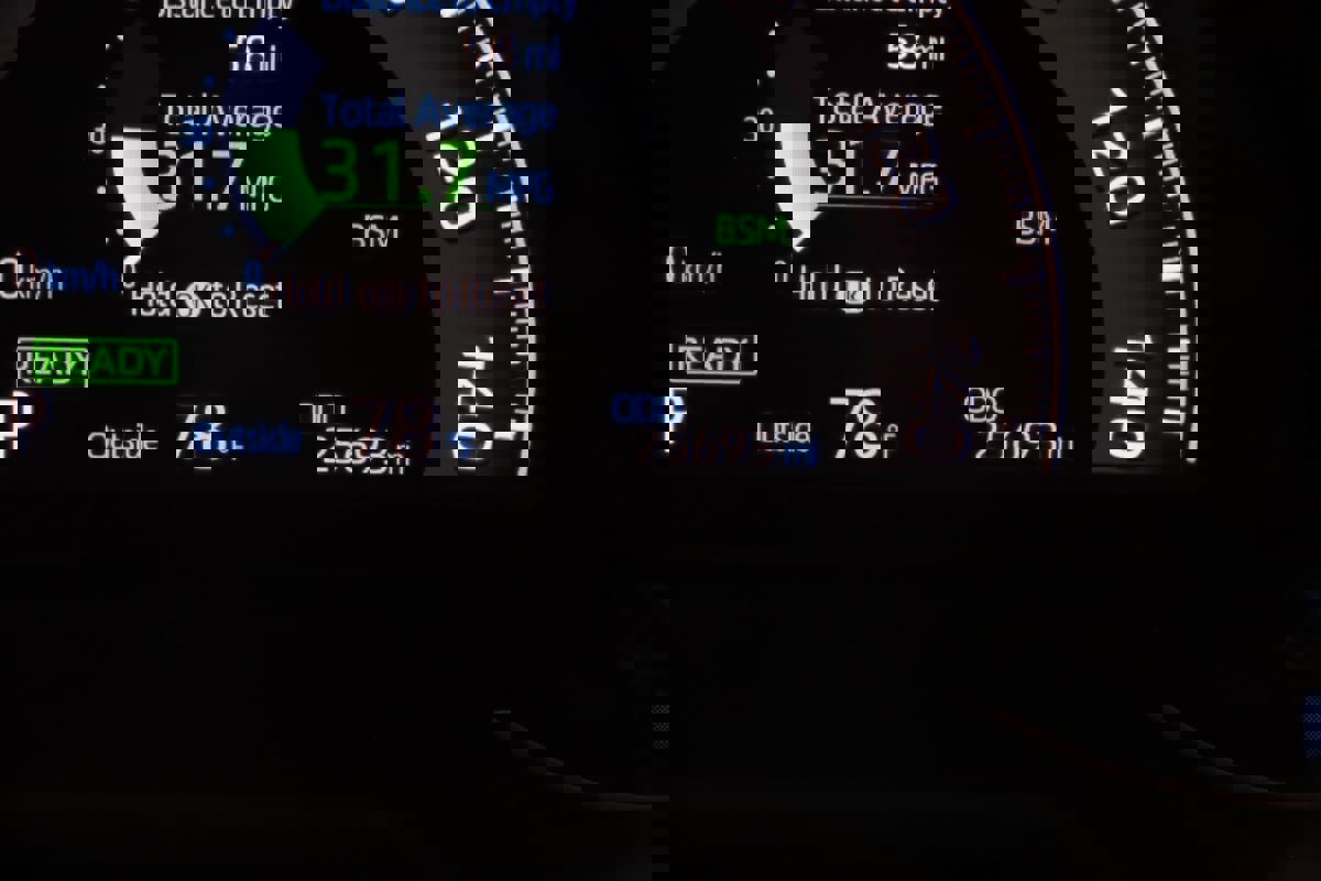 Used 2021 Toyota RAV4 XSE image 43