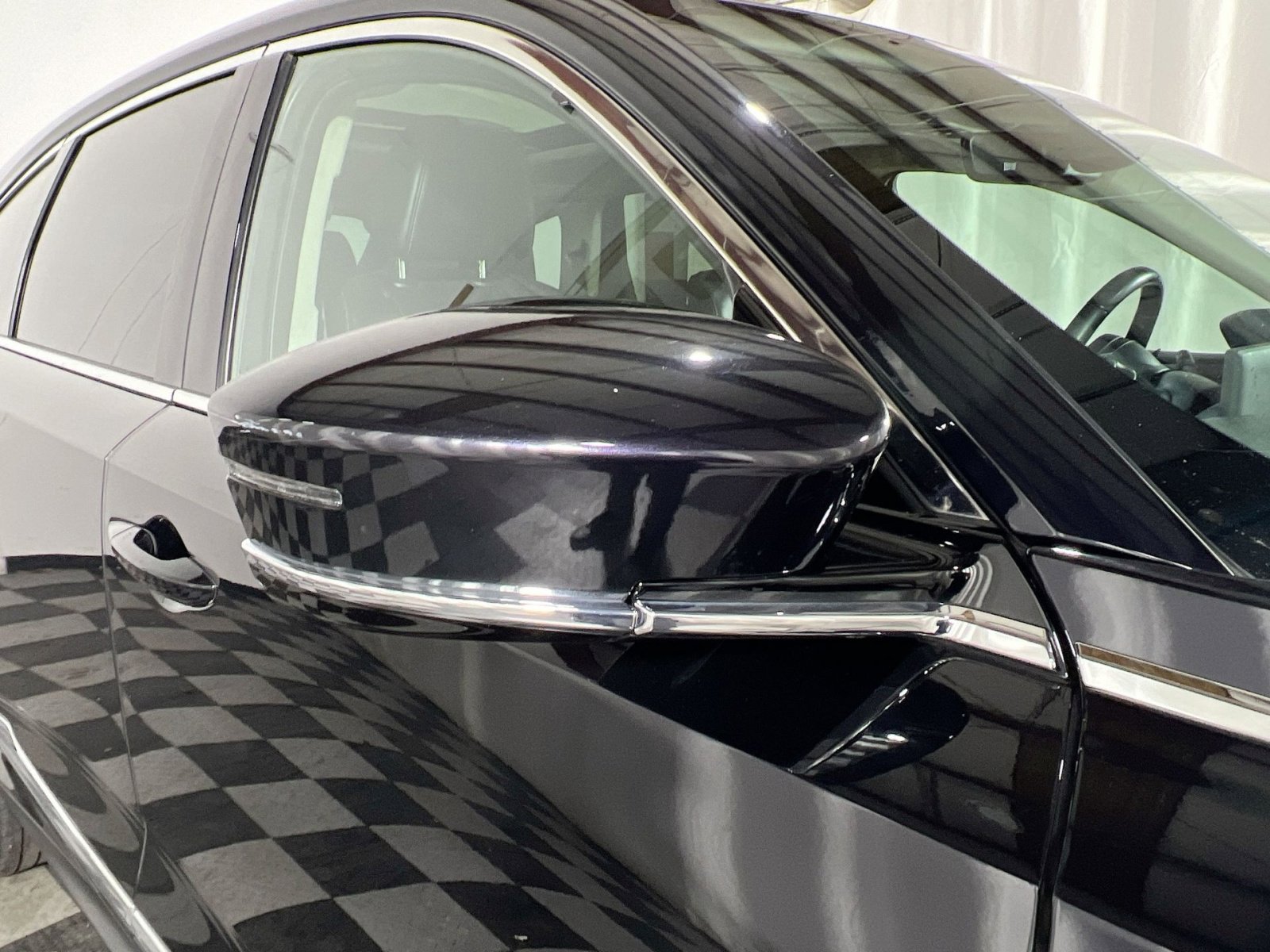 Used 2023 Acura MDX SH-AWD w/ Technology Package image 11