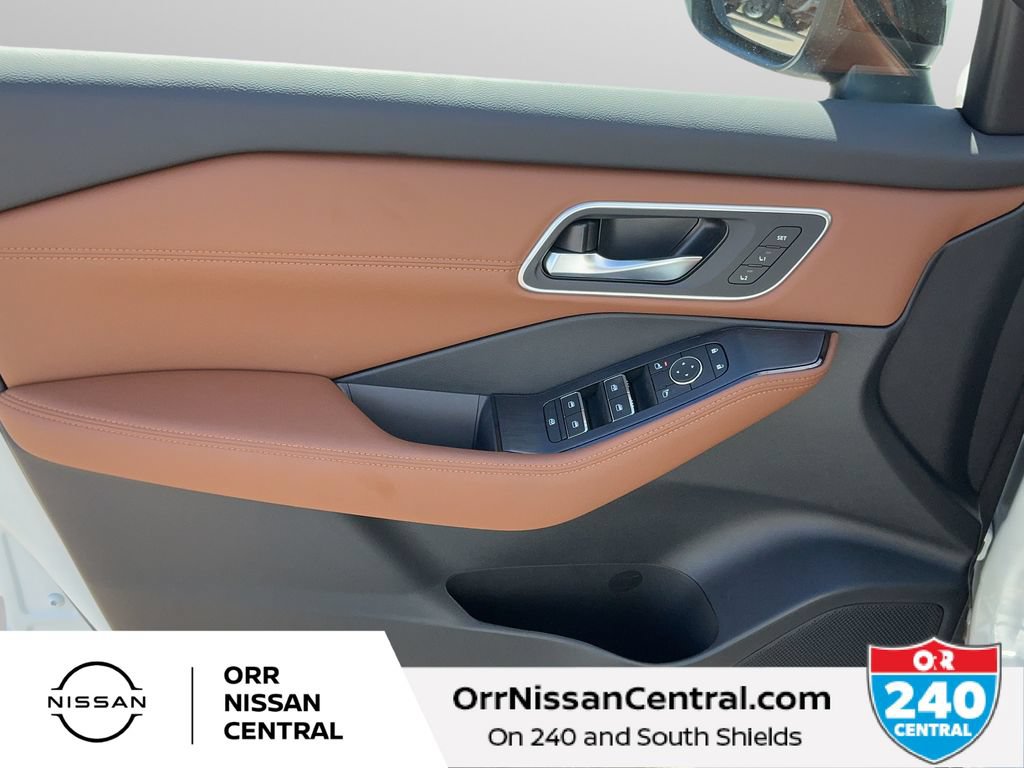 New 2026 Nissan Rogue Platinum w/ Tech Package AWD/4WD image 16