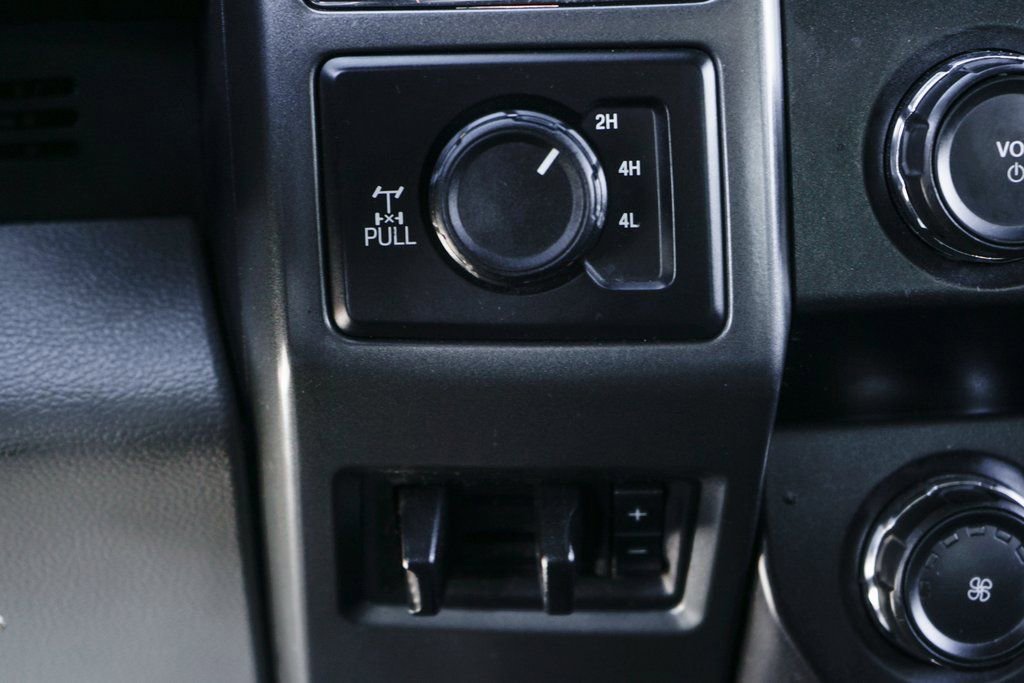 Used 2020 Ford F350 XLT w/ XLT Value Package image 31