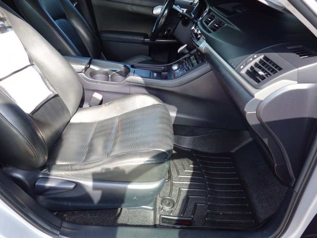 Used 2012 Lexus CT 200h Premium image 22