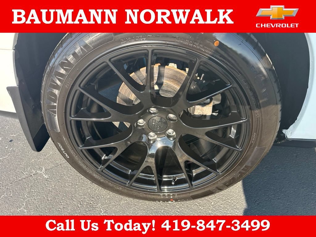 Used 2013 Dodge Challenger SXT RWD image 9