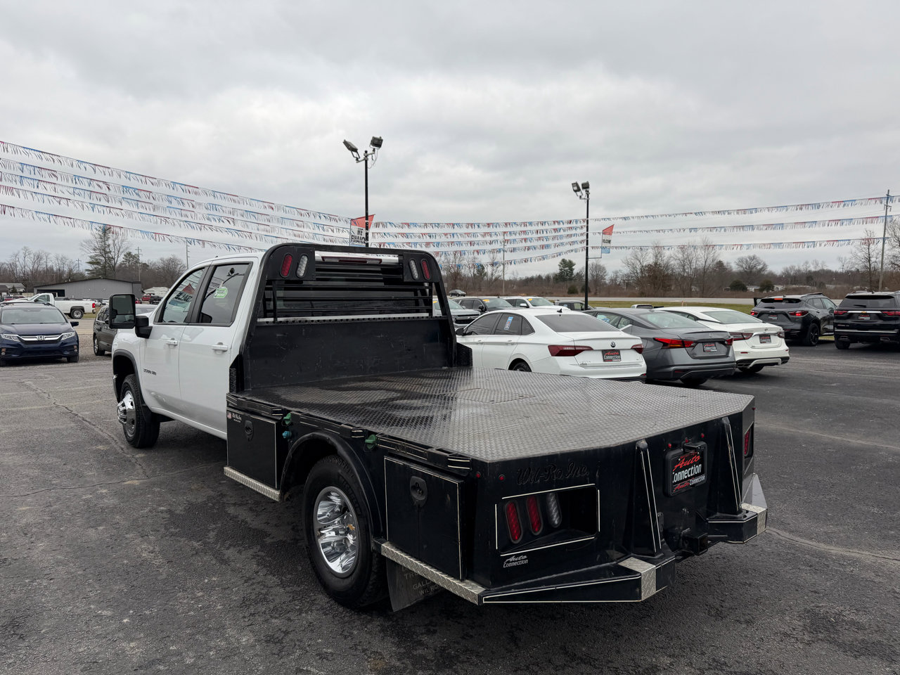 Used 2024 Chevrolet Silverado 3500 LT w/ Convenience Package image 6