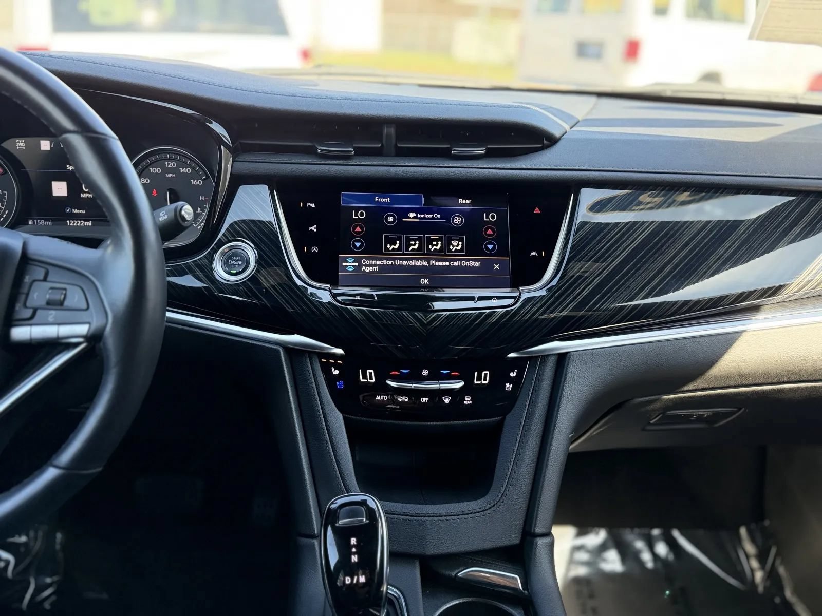 Used 2025 Cadillac XT6 Premium Luxury w/ Technology Package AWD/4WD image 30