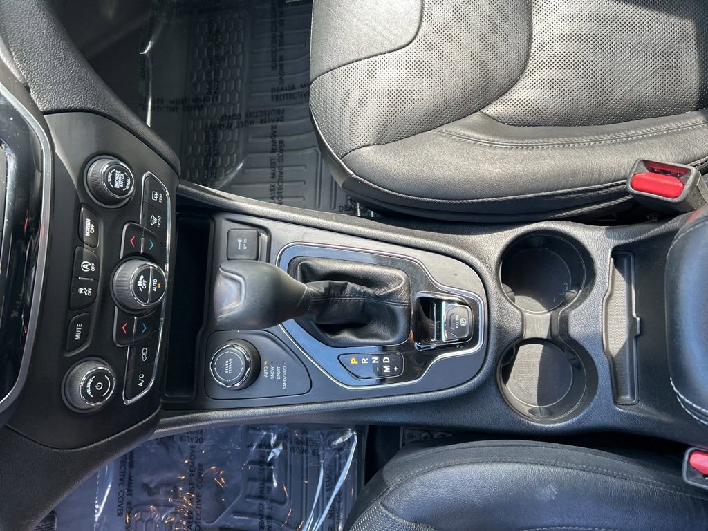 Used 2019 Jeep Cherokee Limited image 16