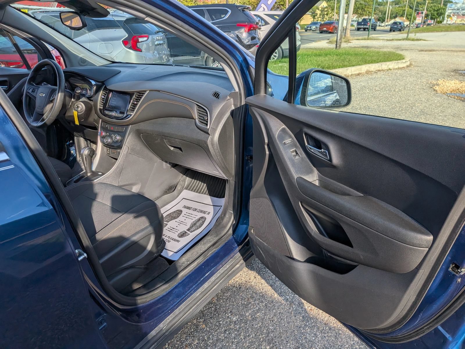 Used 2020 Chevrolet Trax LT FWD image 34