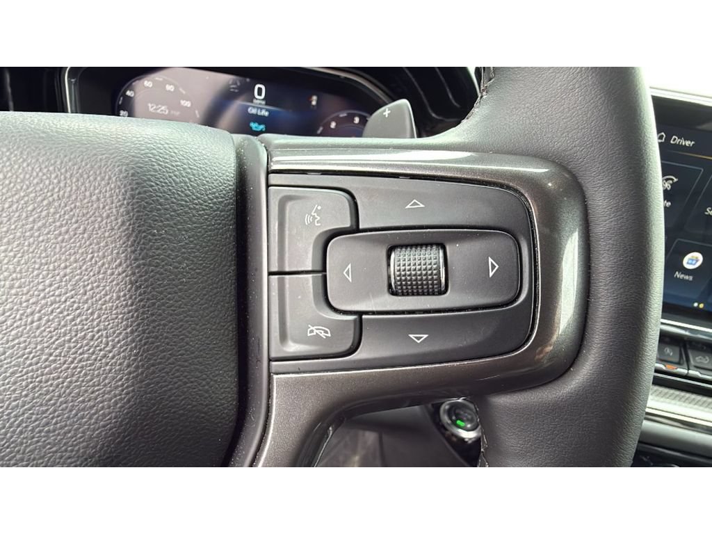 Used 2025 Chevrolet Silverado 1500 ZR2 w/ Technology Package AWD/4WD image 25