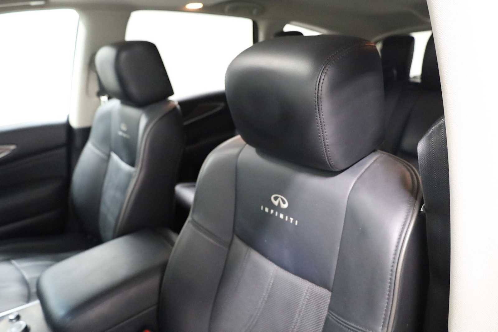 Used 2013 INFINITI JX35 AWD w/ Premium Pkg image 17