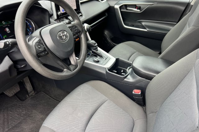 Used 2025 Toyota RAV4 XLE AWD/4WD image 12