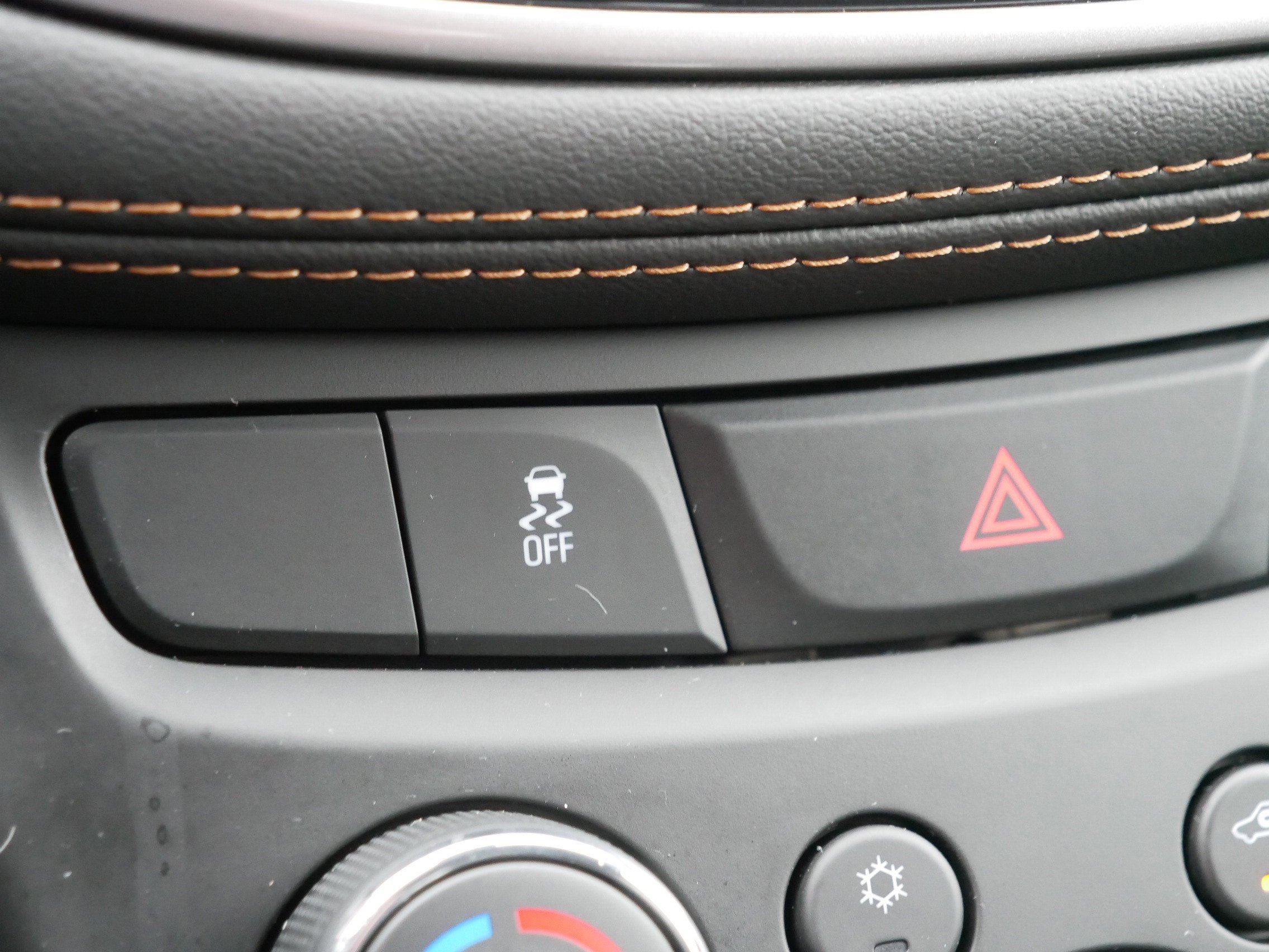 Used 2022 Chevrolet Trax LT w/ Sport Edition image 33