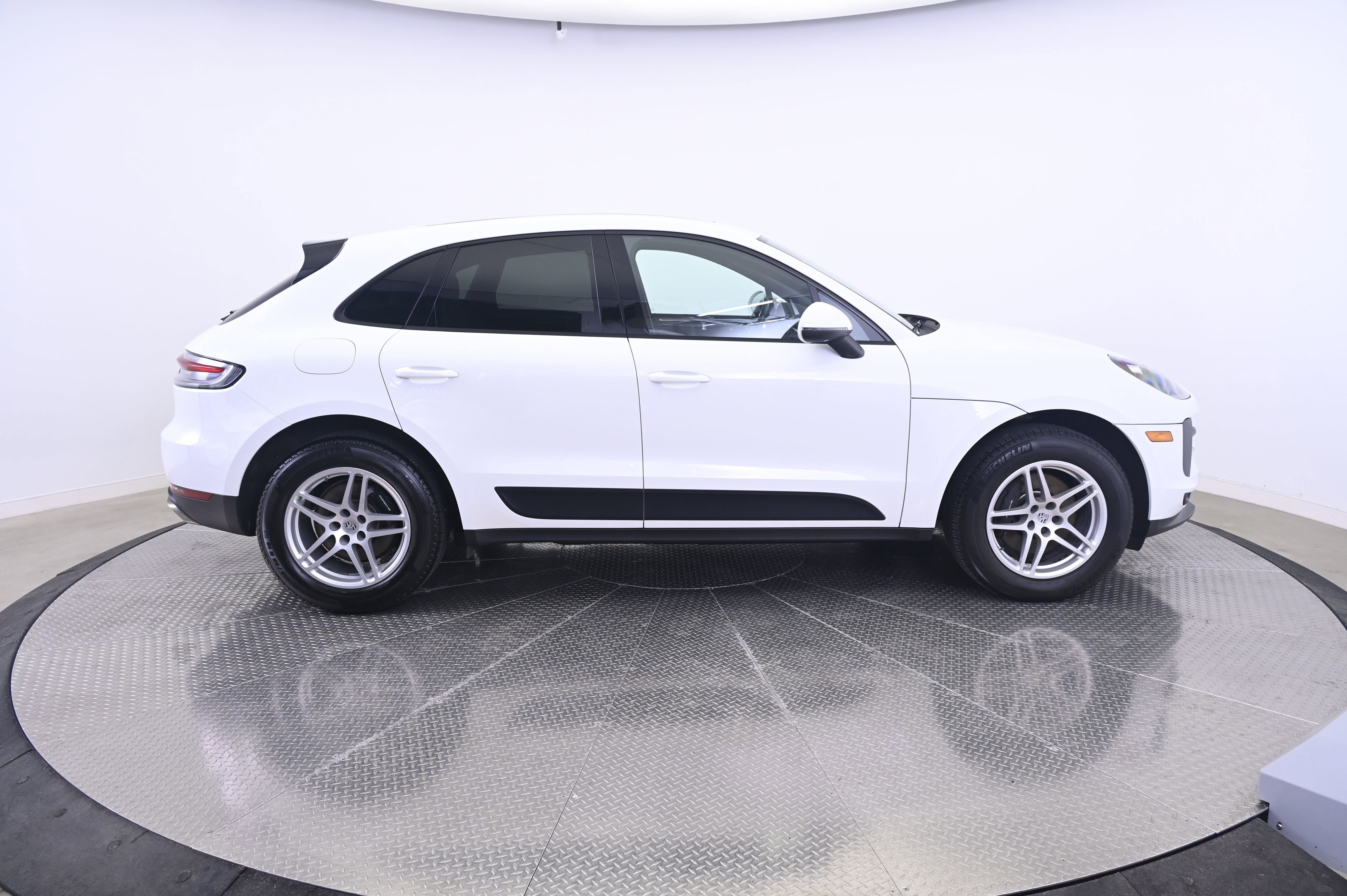 Used 2019 Porsche Macan image 8