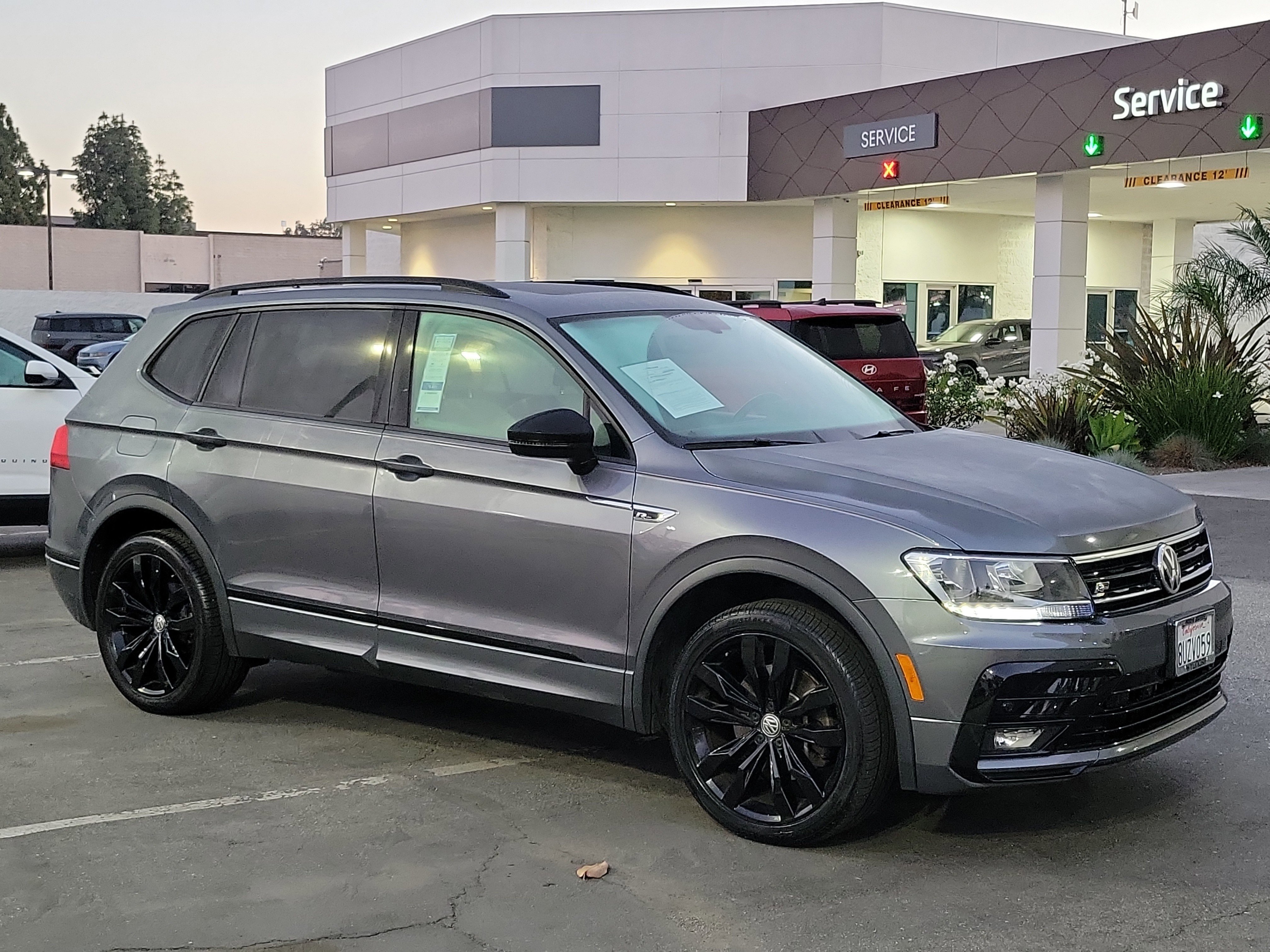 Used 2020 Volkswagen Tiguan SE R-Line image 25
