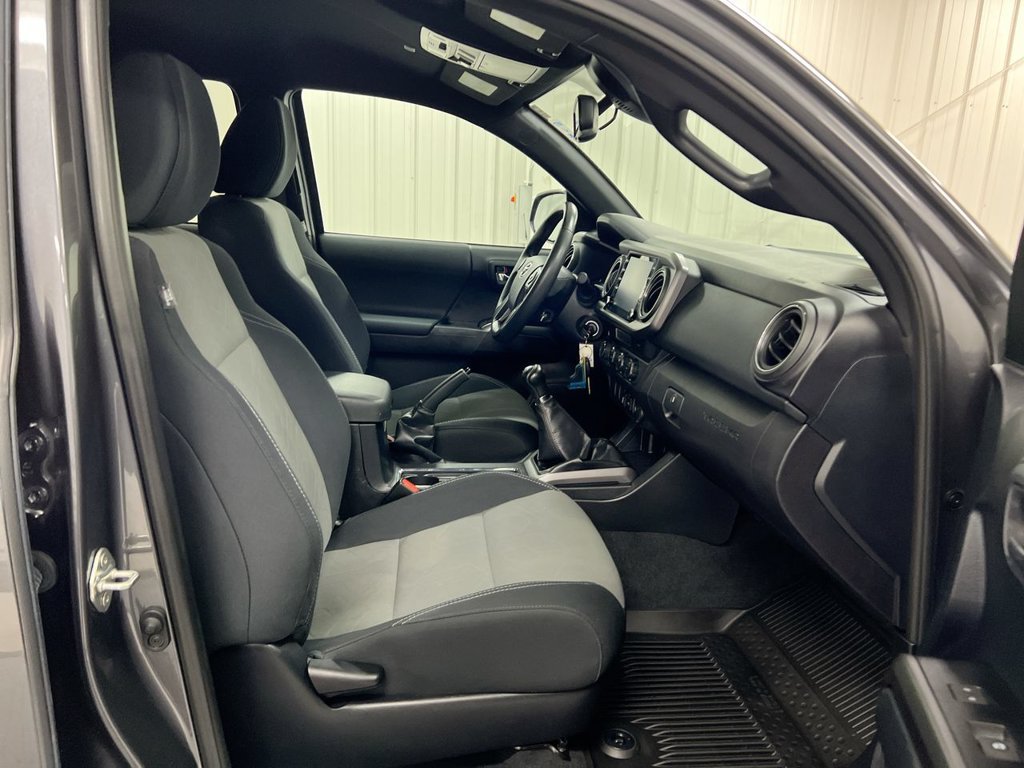 Used 2021 Toyota Tacoma TRD Off-Road AWD/4WD image 20