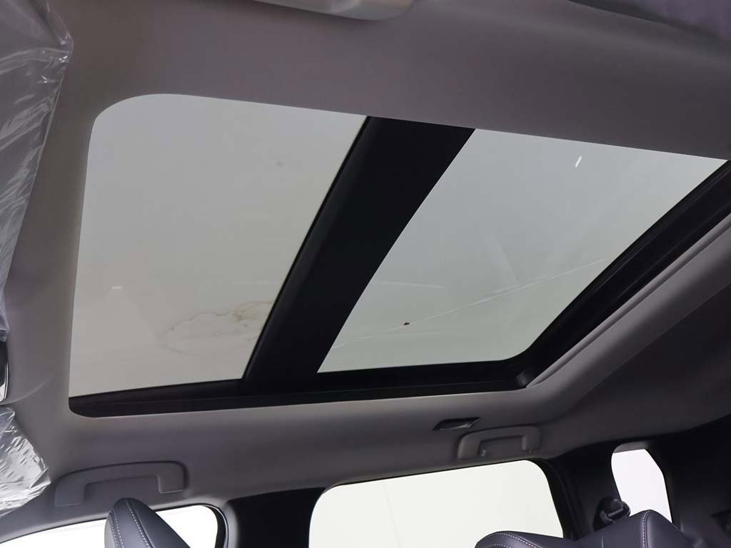 New 2025 Mitsubishi Outlander SE image 23