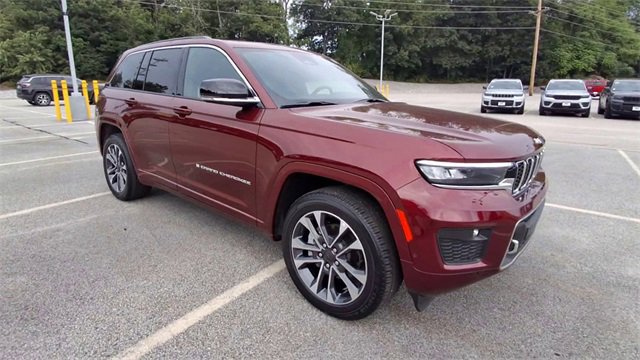Certified 2024 Jeep Grand Cherokee Overland w/ Luxury Tech Group IV image 2