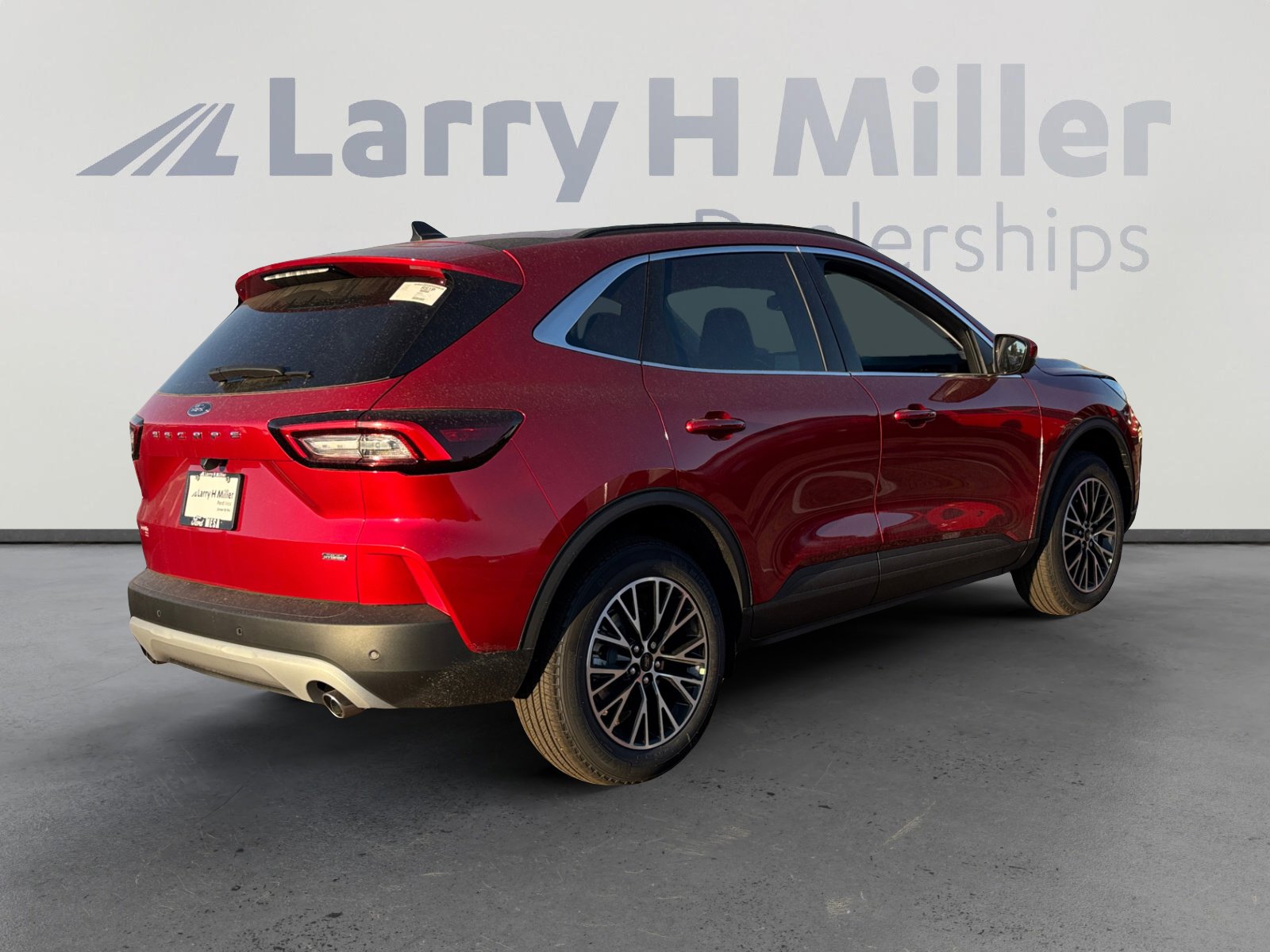 New 2026 Ford Escape SE w/ PHEV Premium Package FWD image 5