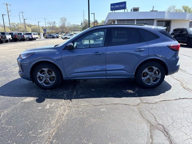 Used 2024 Ford Escape ST-Line w/ Tech Pack #1 AWD/4WD image 6